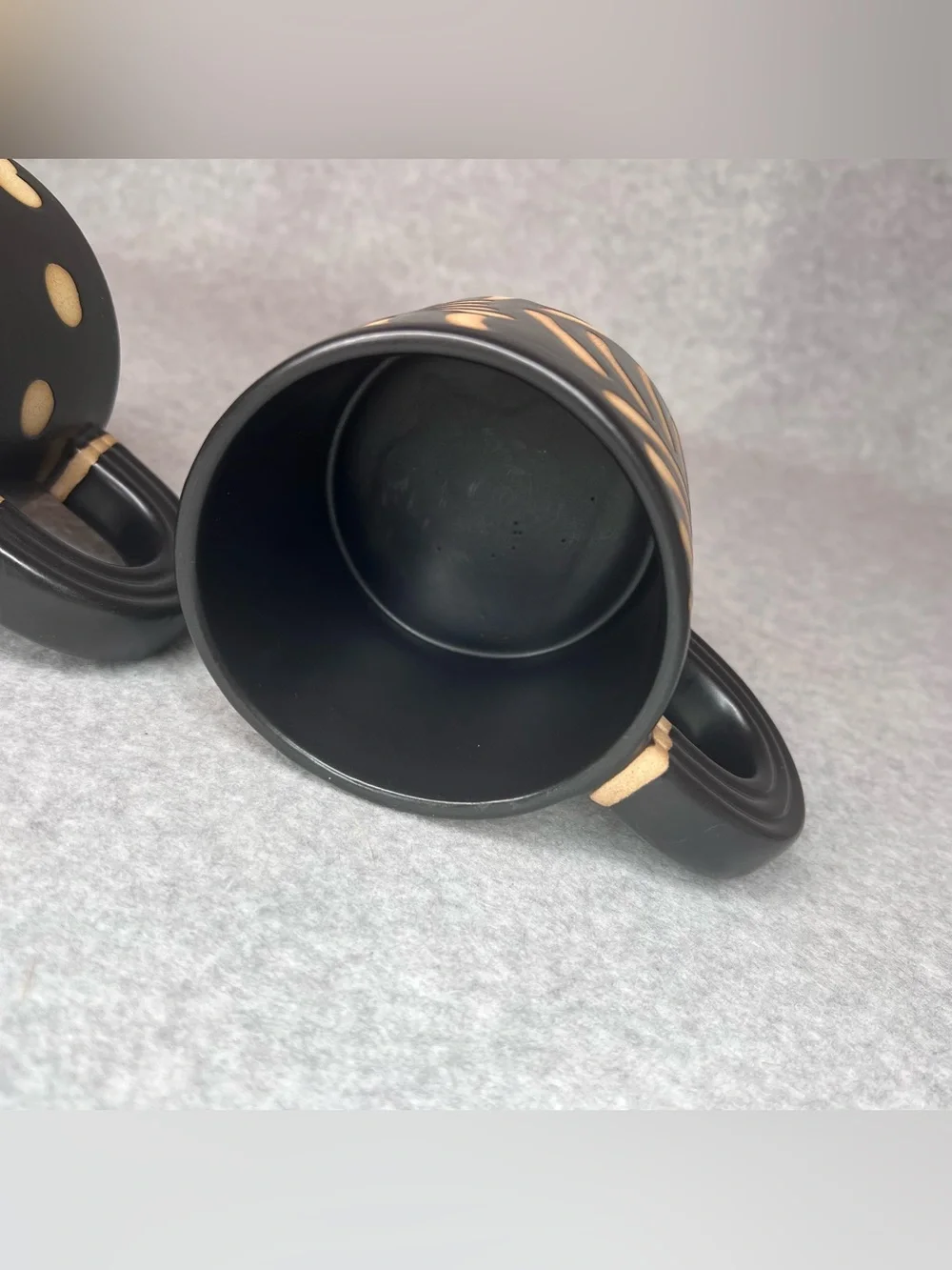 West Elm Ceramic Stoneware 2 Mug Set Black Tan Boho Modern Polka Dots/Stripe
